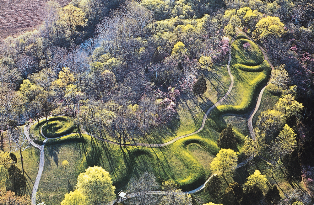 Worms-Serpent-Mound-Ohio-3.jpg